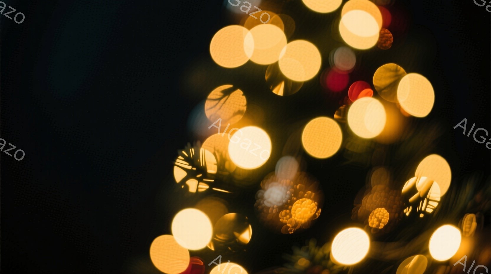 ぼやけた背景に、クリスマスのイルミネーションが輝いている様子が捉えられています。暖色系の丸い光が不規則に配置され、背景の暗闇の中で幻想的な雰囲気を醸し出しています。全体的に柔らかな光のぼかしが特徴で、お祝いや特別なイベントの装飾を想起させます。