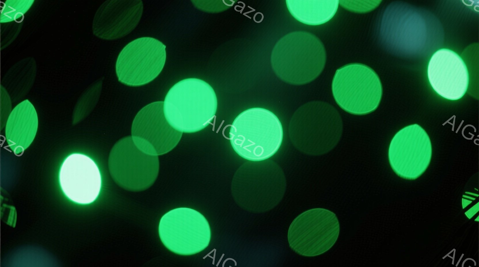 暗い背景に、ぼやけた緑色の光の点が散りばめられています。光の点は円形で、異なる明るさとサイズで、まるで夜空の星のように見えます。全体的に幻想的で、落ち着いた雰囲気です。