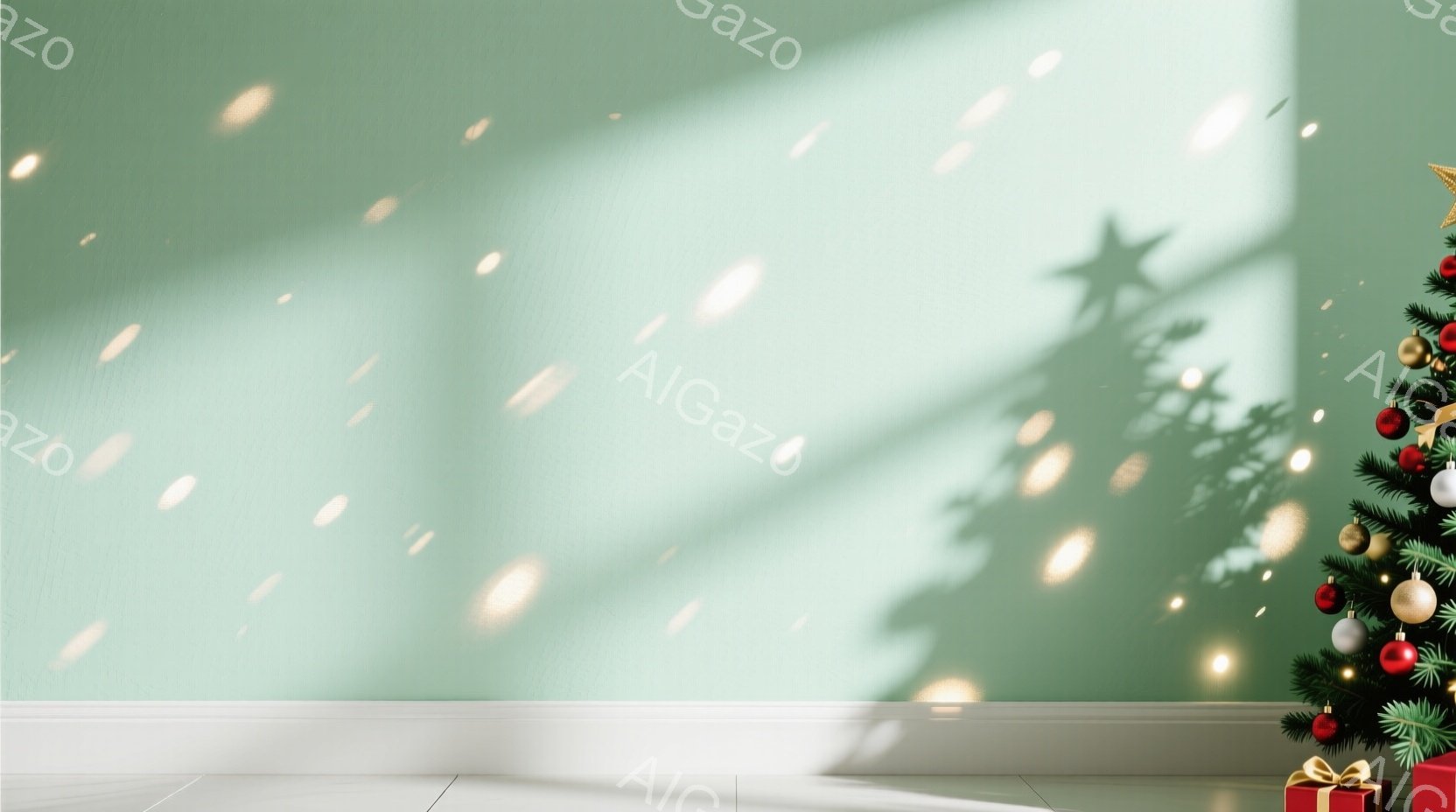 淡いミントグリーン色の壁に、クリスマスツリーの影が投影され、キラキラと輝く光の粒子が舞い散っている様子が描かれています。壁の下部には白いモールディングがあり、床は光沢のあるタイルで覆われているようです。全体的に、穏やかで幻想的なクリスマスの雰囲気が漂っています。