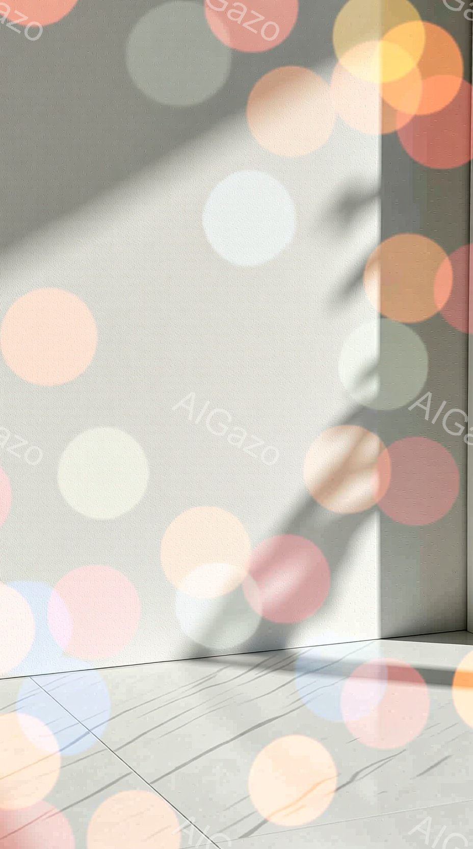 この画像は、壁と床で構成されたシンプルな部屋の内部を捉えており、様々な色の丸い光の影が壁に投影されています。床は木製の板張りで、光の影がそれを横切って伸びています。全体的に、温かく、穏やかで、抽象的な雰囲気が漂っています。