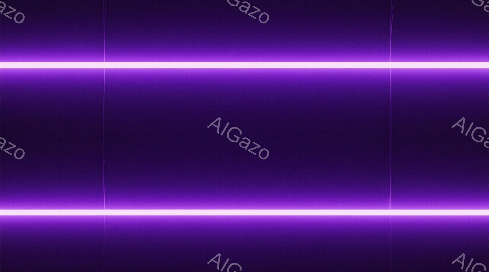 深い紫色の背景に、水平に走る鮮やかな光の線が印象的です。光はわずかにぼやけており、ネオンサインのような、あるいは未来的なエネルギーの流れを連想させます。全体的に、神秘的で静謐な雰囲気を醸し出しています - AI生成フリー素材