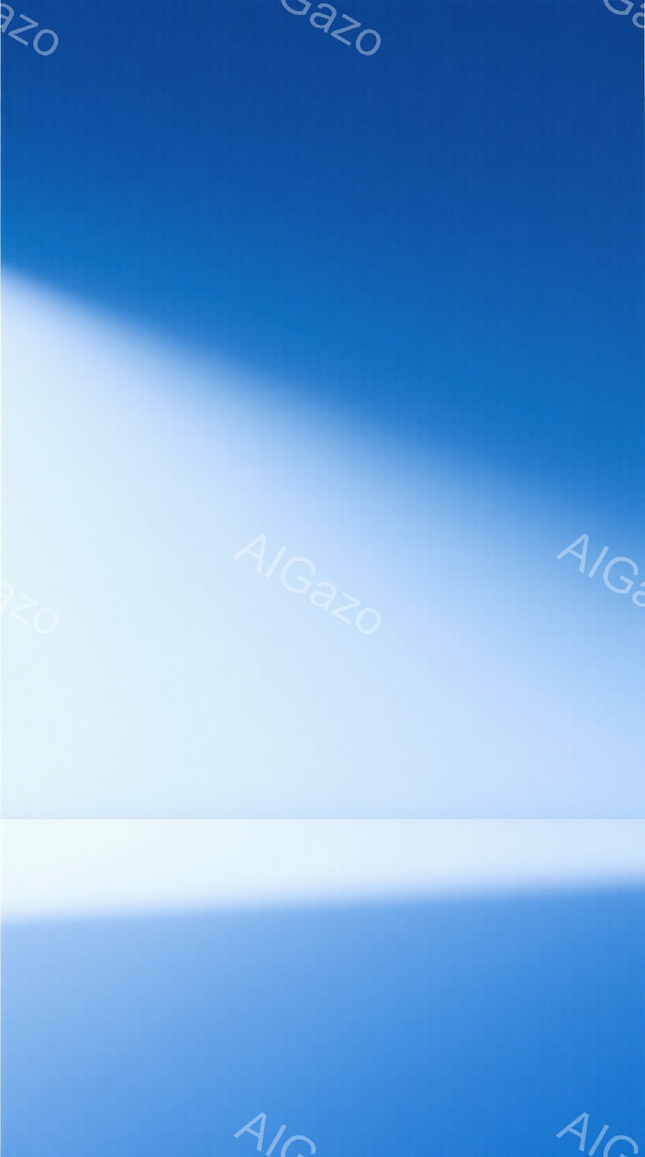 この画像は、水平線が強調された抽象的な風景画のように見えます。空と海がグラデーションで表現されており、鮮やかな青色から薄い青色へと色が変化しています。全体的に穏やかで静謐な雰囲気が漂い、視覚的な落ち着きを与えます。