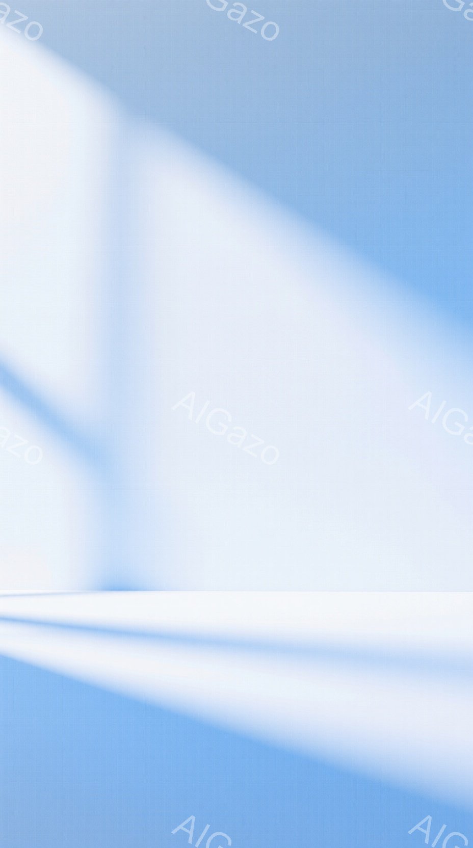 この画像は、明るい光が差し込む、青みがかった背景が特徴的です。鮮明な人物像は見当たらず、光と影が抽象的な模様を描き出しています。全体的に穏やかで、夢幻的な雰囲気を醸し出しています。