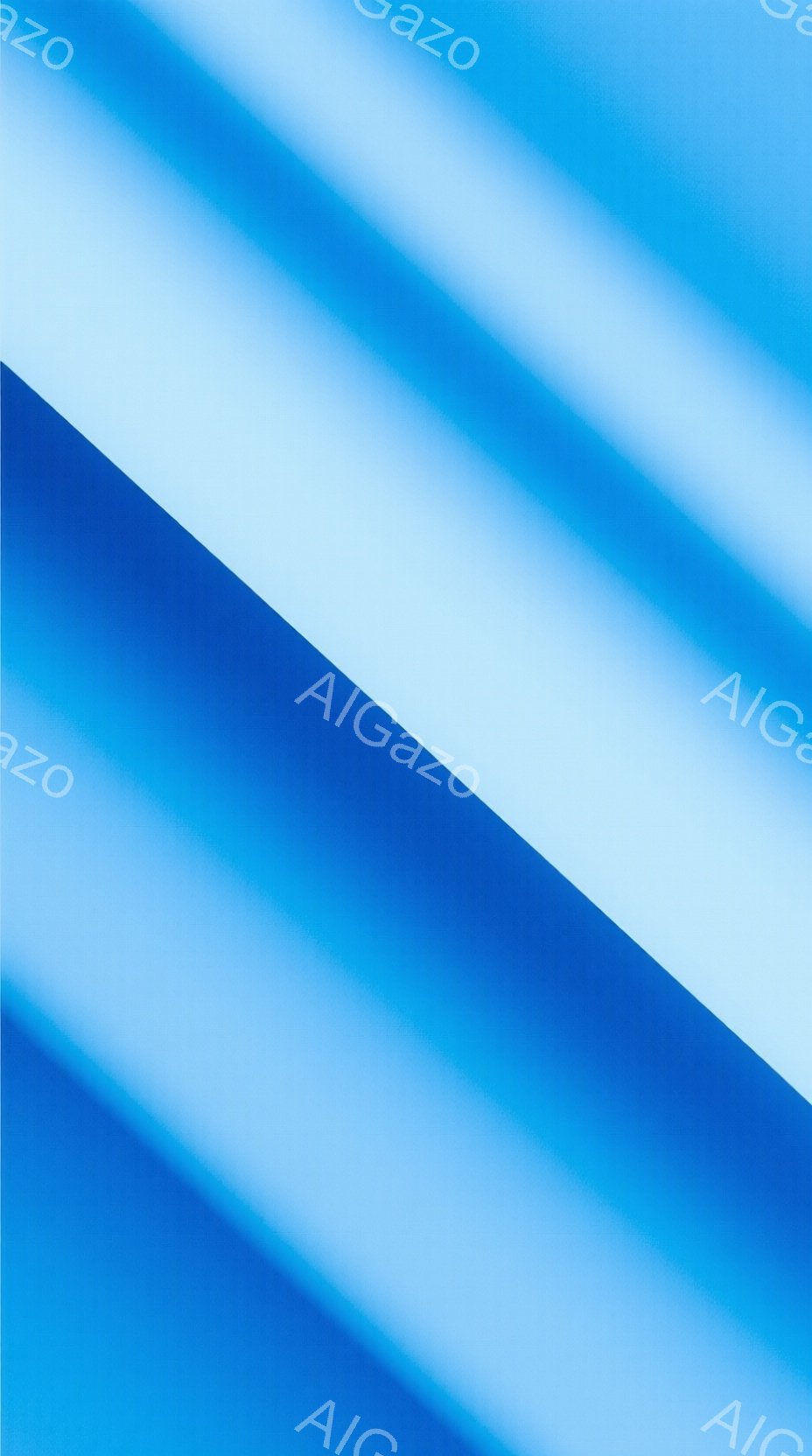 この画像は、青と白のグラデーションが斜めに流れる抽象的なデザインです。色は明るく、流れるような形状が動きとエネルギーを感じさせます。背景は存在せず、色の組み合わせが視覚的な焦点となっています。