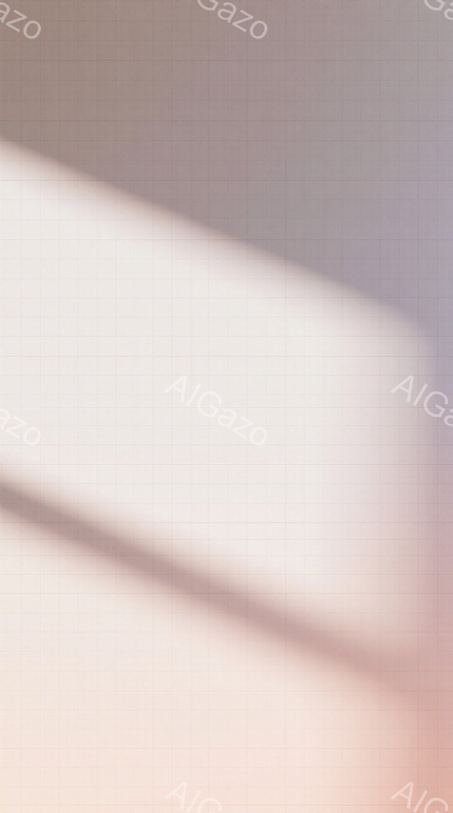 この画像は、柔らかい光が壁に投影された抽象的な表現です。光の強弱によって、壁にぼやけた線と影が生まれ、温かく落ち着いた雰囲気を醸し出しています。背景は単純な壁面で、光と影のコントラストが際立っています。