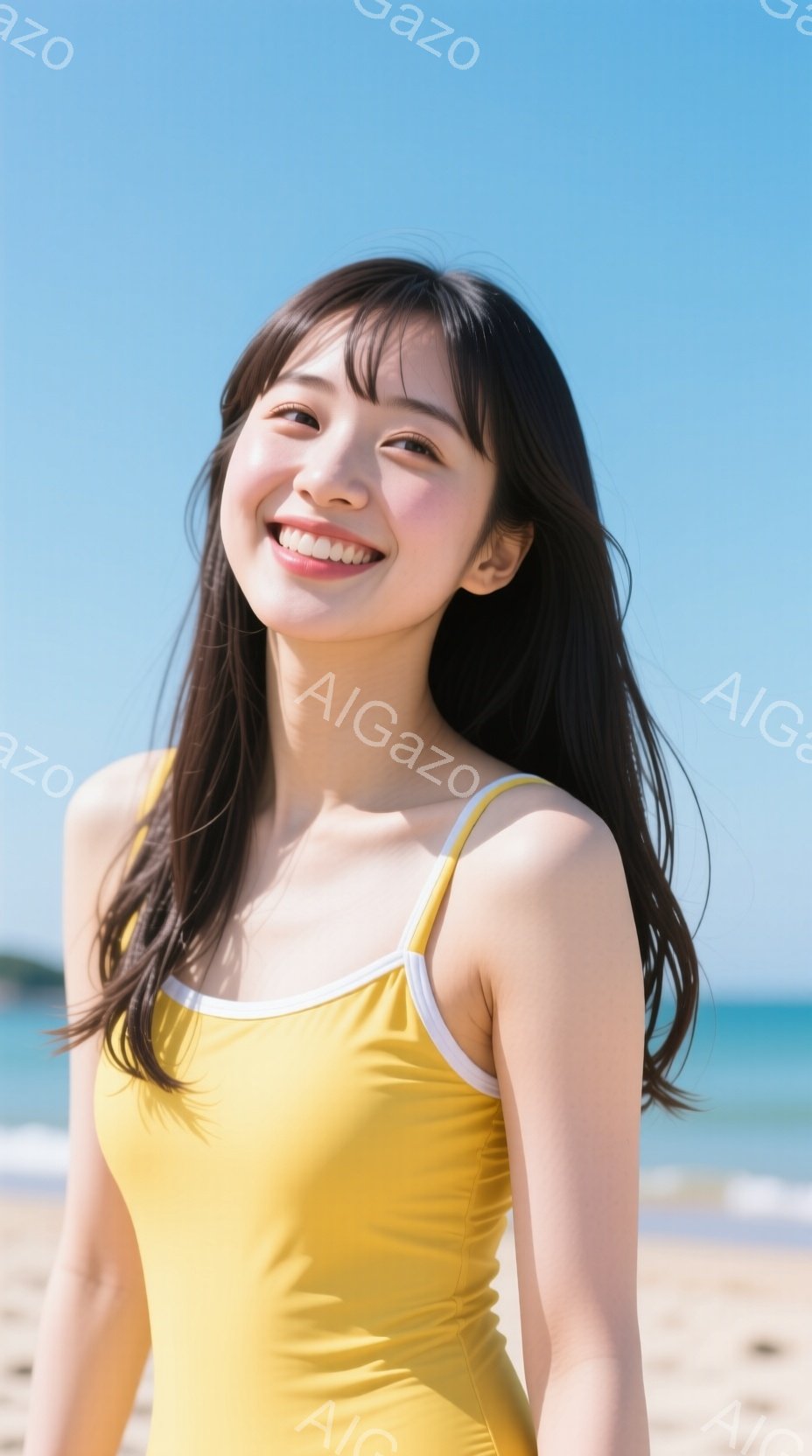 明るい黄色の水着を着た若い女性が、砂浜で微笑んでいます。彼女は長い黒髪を肩にかけ、少し上目遣いでカメラを見ており、表情は明るく、リラックスしています。背景には青い海と空が広がり、晴れた日のビーチの穏や - AI生成フリー素材
