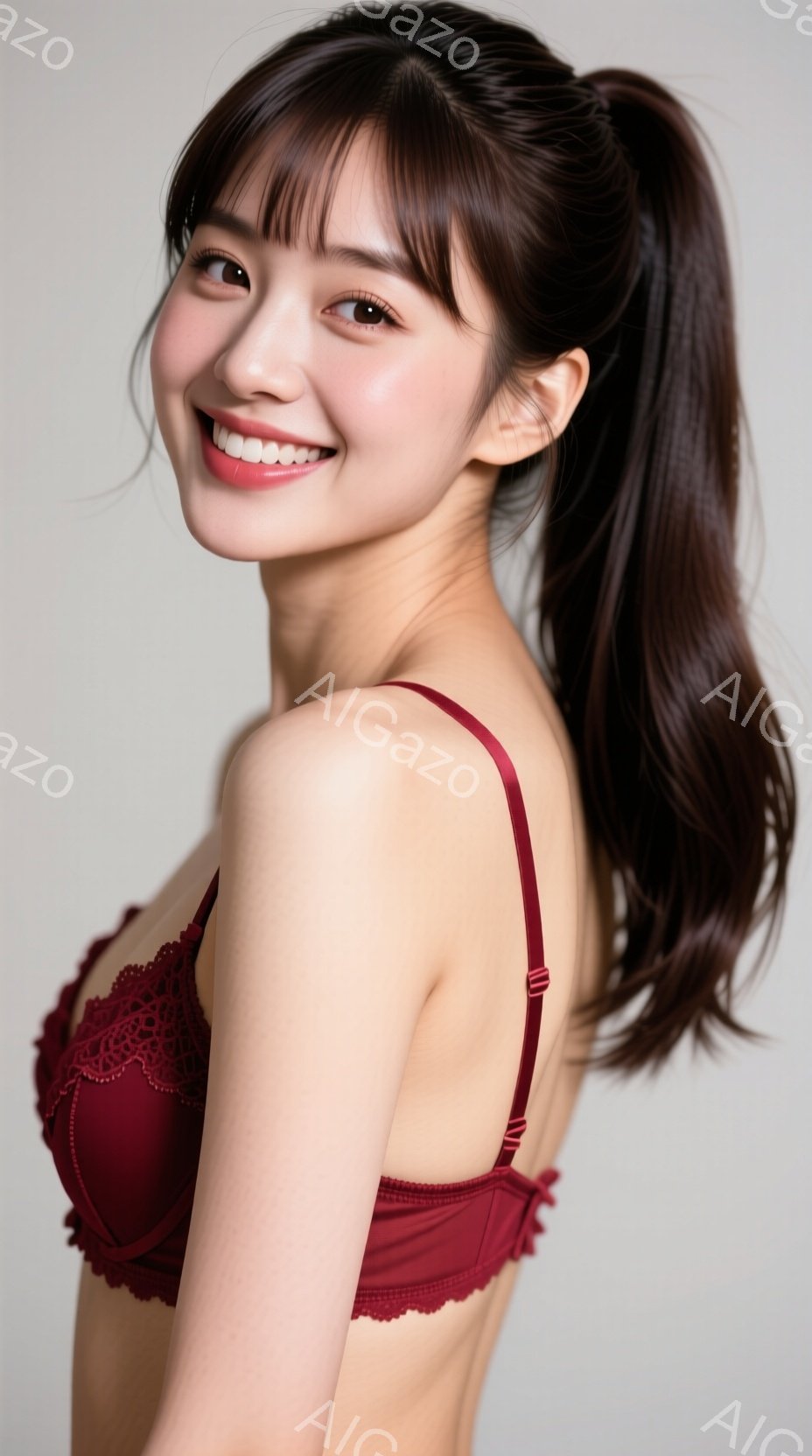 長い茶色の髪をハーフアップにし、赤いレースのブラレットを着た女性が写っています。彼女は微笑んでおり、視線はカメラに向いています。背景は白一色で、女性が際立っています。 - AI生成フリー素材