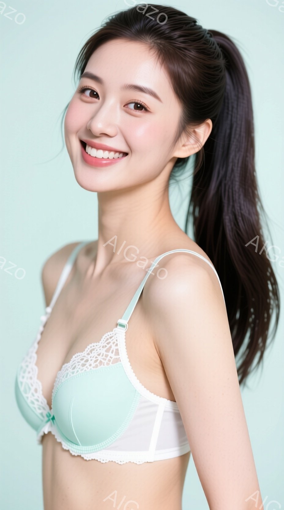 若い女性が、淡いミントグリーンのレース付きブラジャーを身に着けて微笑んでいます。彼女は長い黒髪を高い位置でポニーテールにし、明るい表情でカメラを見つめています。背景は淡い水色で、全体的に爽やかで清潔感 - AI生成フリー素材
