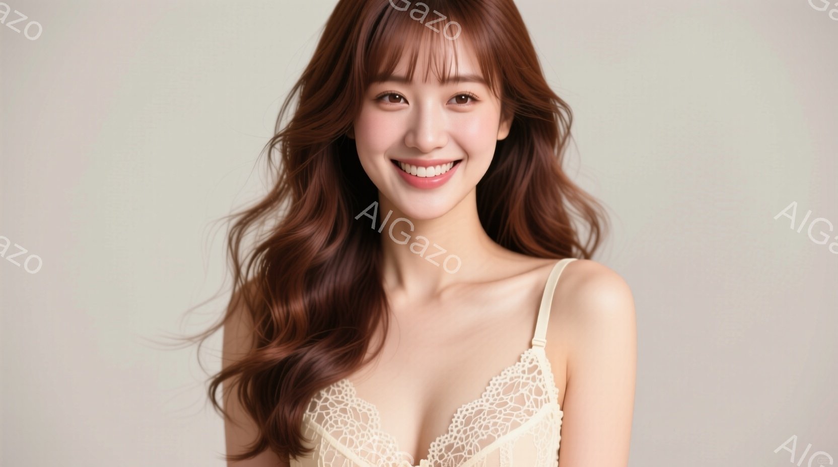 長い赤褐色のウェーブヘアをなびかせ、レースのキャミソールを着た若い女性が正面を見つめています。彼女は微笑んでおり、明るく親しみやすい印象を与えます。背景は淡いベージュ色で、女性が際立つように設計されて - AI生成フリー素材