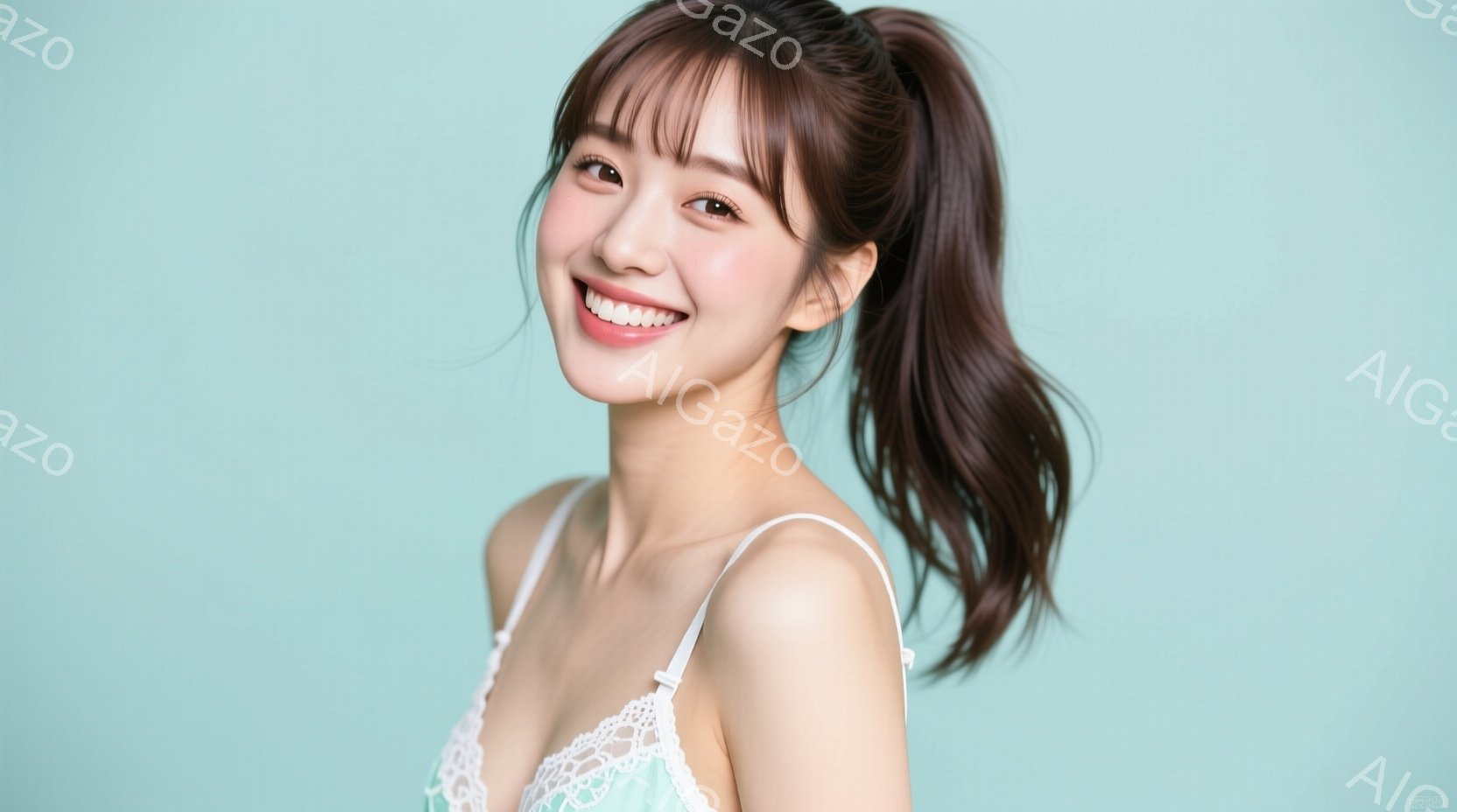 明るい背景を背景に、茶色の長い髪をポニーテールにした若い女性が写っています。彼女はレースが縁取りされた淡い緑色のキャミソールを着ており、笑顔でカメラを見ています。 全体的に、明るく、若々しい、そして親 - AI生成フリー素材
