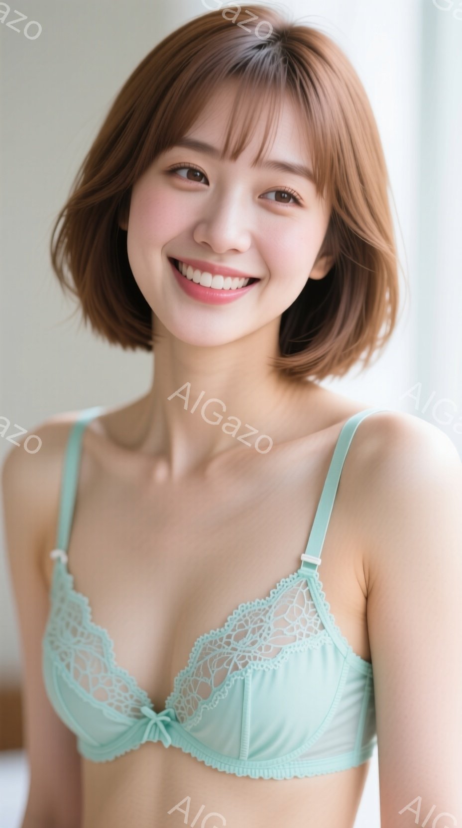 浅いターコイズブルーのレースブラレットを身に着けた若い女性が写っています。彼女は肩を少し落とした自然な姿勢で、穏やかな微笑みを浮かべています。背景はぼやけていますが、室内の壁の一部が見え、全体的に柔ら - AI生成フリー素材