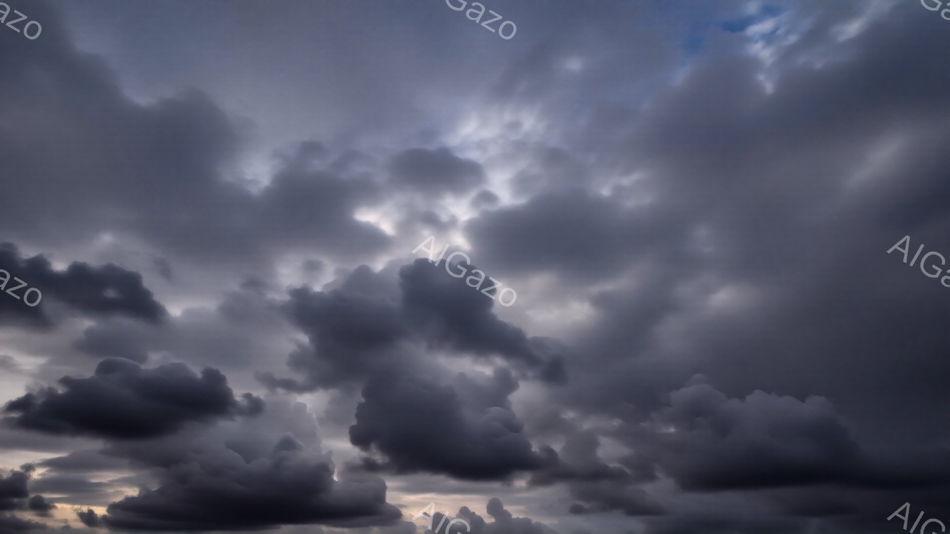 濃い灰色の雲が空一面を覆っており、強い嵐の前触れを感じさせる重厚な雰囲気です。雲の形は複雑で、ところどころに光が差し込み、ドラマチックなコントラストを生み出しています。地平線にはかすかに明るい光が見え - AI生成フリー素材