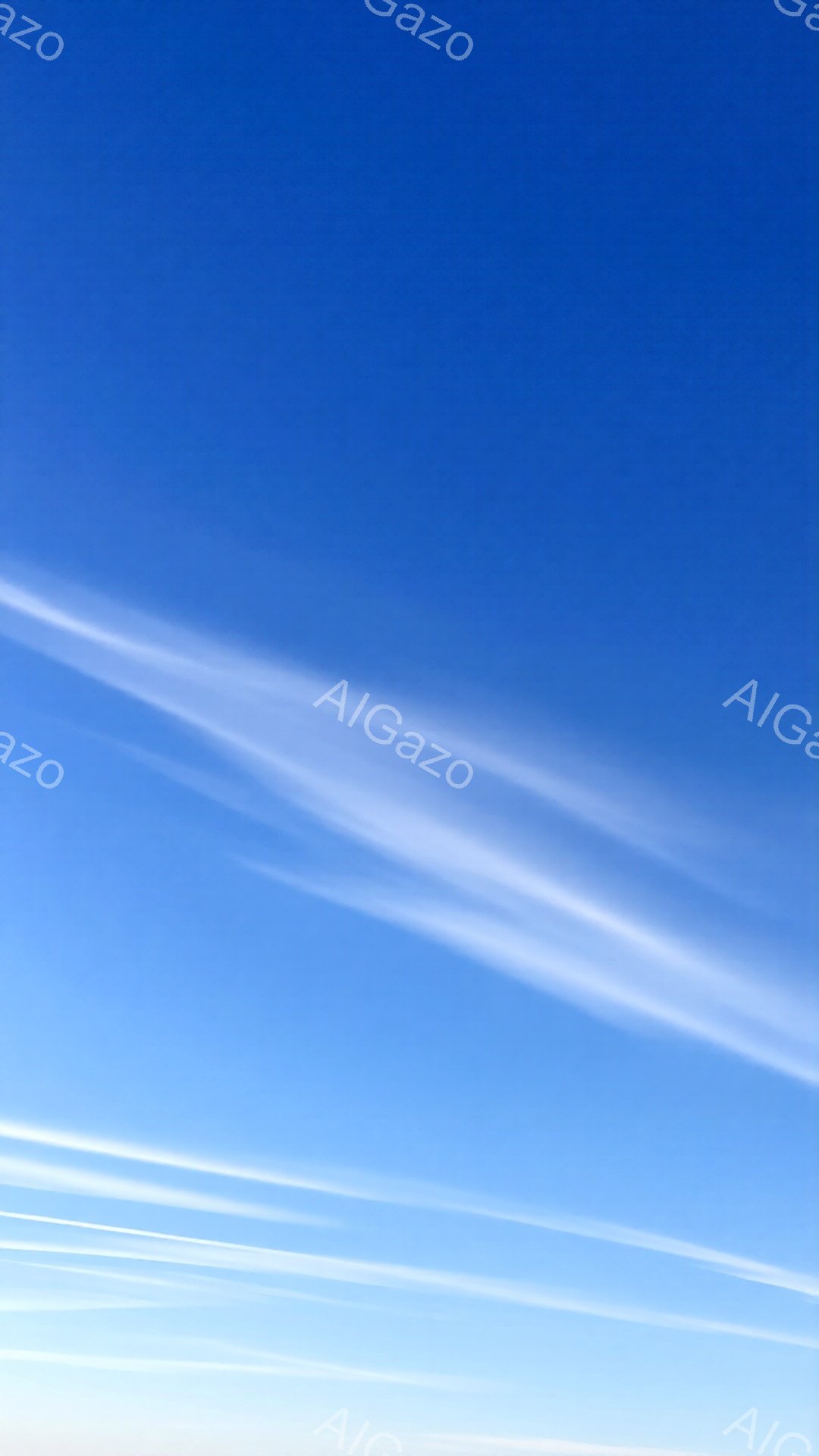 空一面が鮮やかな青色で覆われ、白い飛行機雲が幾本も横切っている様子が描かれています。雲は細長く、風の流れに乗って緩やかに広がっています。空の青さと雲の白さがコントラストをなし、澄んだ空気感と広がりを感じさせる静かな光景です。