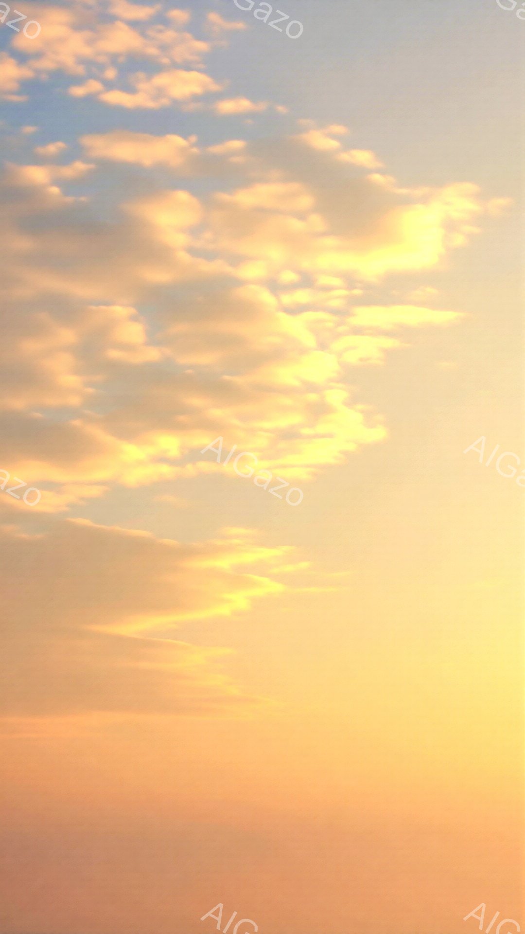 空一面が夕焼けの色に染まっており、オレンジ色と黄色が混ざり合い、まるで炎のようなグラデーションを作り出している。雲はまるで金色の羽毛のようで、空に浮かび、光を反射して明るく輝いている。全体的に暖かく、 - AI生成フリー素材